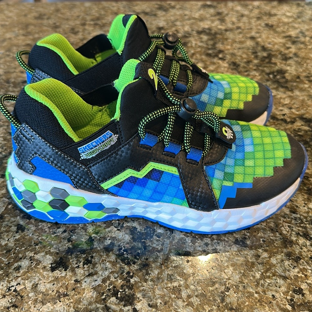 Skechers mega craft Minecraft style size boys 4